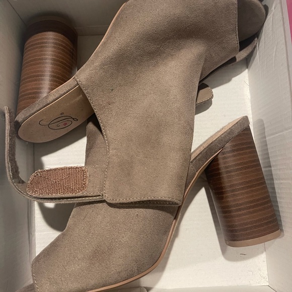 Block heel - Picture 2 of 4